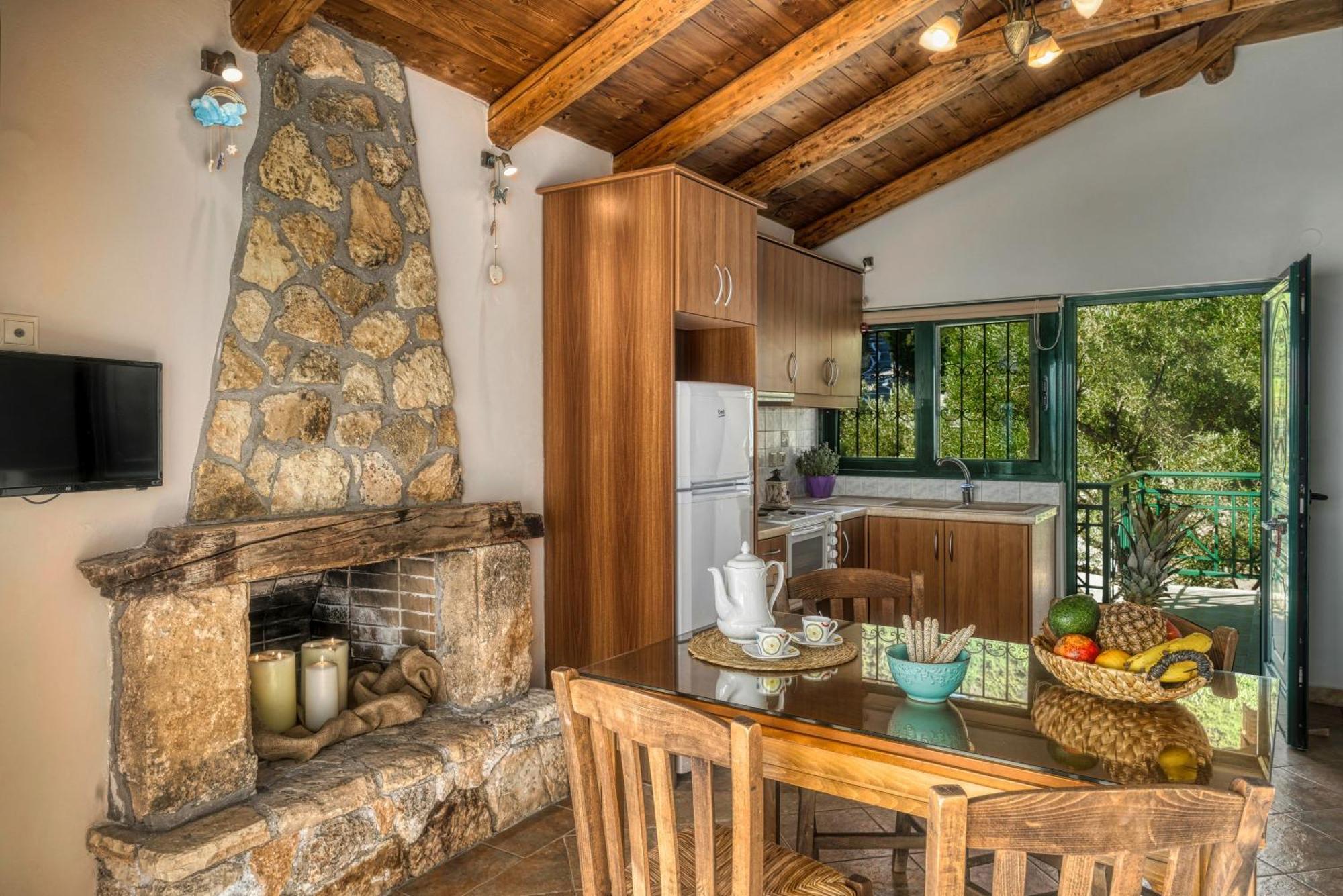 Anatoli Apartments - Tranquil Location & Stunning Views, By Zantewize Marathiás Chambre photo